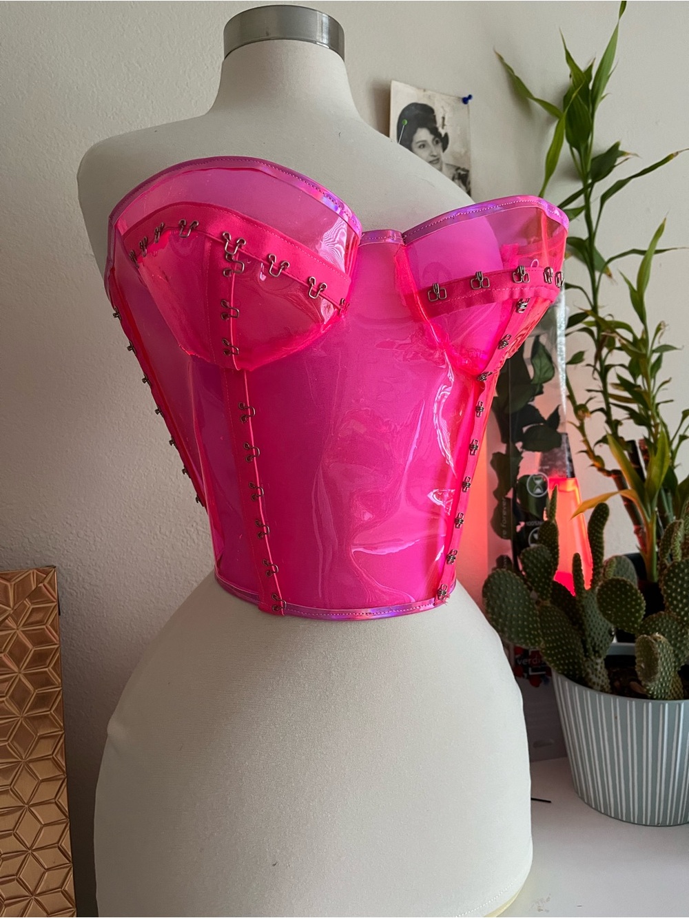 Neón Hot Pink PVC Hook Bustier Corset
